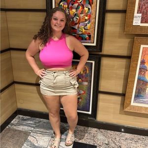 Meet your Posher, Denise